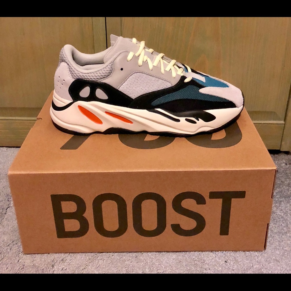 NEW Yeezy Boost 700